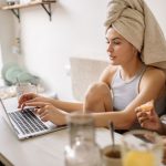 Thói quen buổi sáng tốt cho sức khỏe 2026: 8 việc nên làm